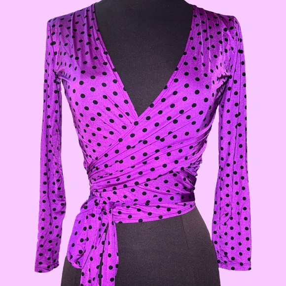 Discount Universe Crossover tie top - Picture 4 of 8